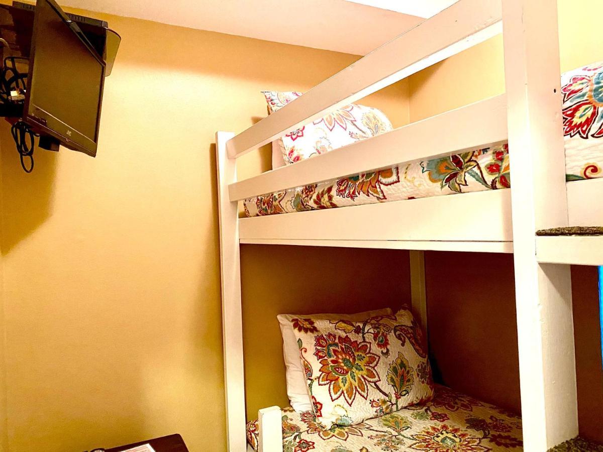 Lighthouse 1405 By Albvr - Floor To Ceiling Sliding Glass Doors - 2br Kid's Bunk